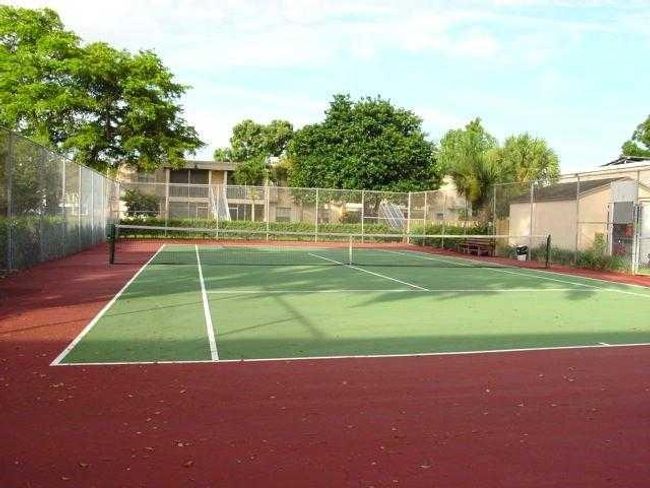 Community tennis court | Image 33