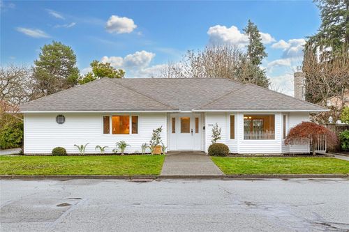 1014 Holmes St, Duncan, BC, V9L2C8 | Card Image