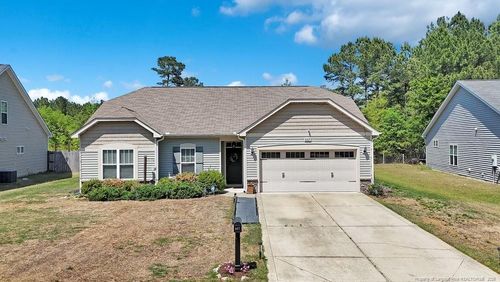 607 Roanoke Dr, Raeford, NC, 28376-5201 | Card Image