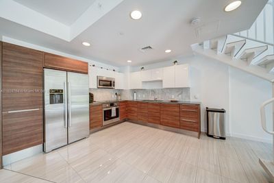 102 - 601 Ne 27th St, Condo with 2 bedrooms, 2 bathrooms and null parking in Miami FL | Image 2