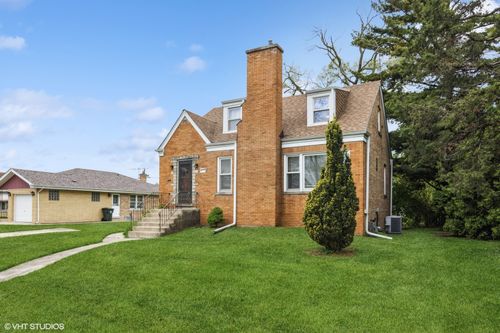 4946 N Octavia Ave, Harwood Heights, IL, 60706-3523 | Card Image
