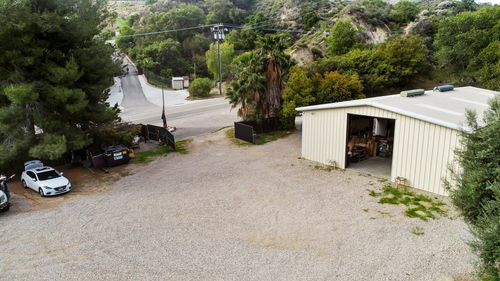 16721 Placerita Canyon Rd, Newhall, CA, 91321-3226 | Card Image