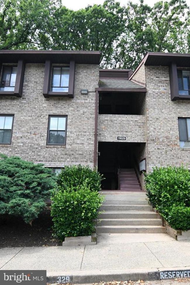 APT-1B - 11629 Stoneview Sq, Condo with 2 bedrooms, 2 bathrooms and null parking in RESTON VA | Image 38
