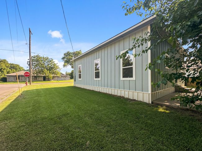 609 North Ave, House other with 3 bedrooms, 2 bathrooms and null parking in Whitesboro TX | Image 16