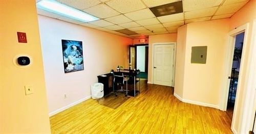 ste-1-3 Sanborn Rd, Londonderry, NH, 03053-2362 | Card Image