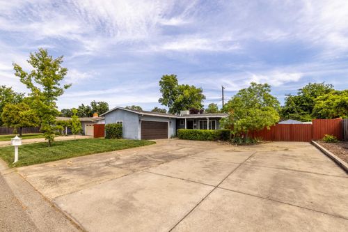 3832 Henderson Way, Carmichael, CA, 95608-6622 | Card Image