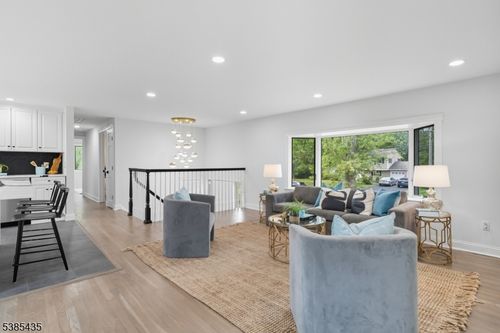 106 Falcon Rd, Livingston, NJ, 07039-4429 | Card Image