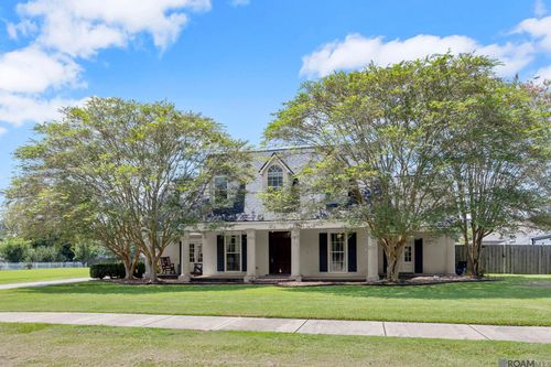4911 Fennwood Dr, Zachary, LA, 70791-2429 | Card Image