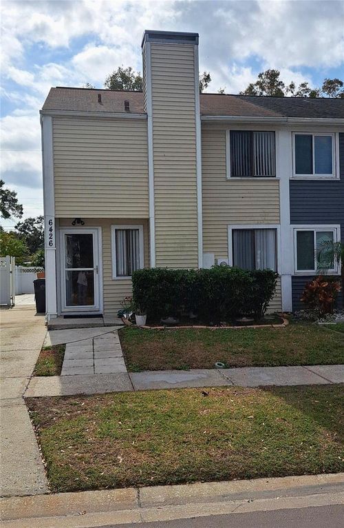 6426 Rockpointe Drive, TAMPA, FL, 33634 | Card Image