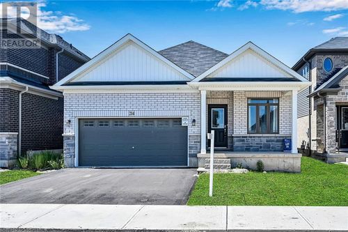 214 Longboat Run W, Brantford, ON, N3T0T2 | Card Image