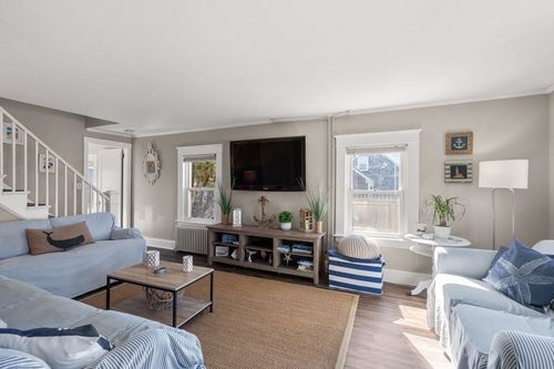 10 Trenton St, West Yarmouth, MA, 02673-8258 | Card Image