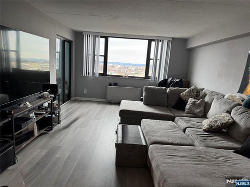 250 Gorge, Cliffside Park, NJ, 07010 | Card Image