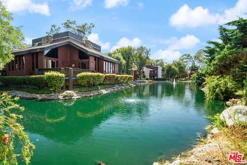 9103 Summertime Ln, Culver City, CA, 90230-4558 | Card Image