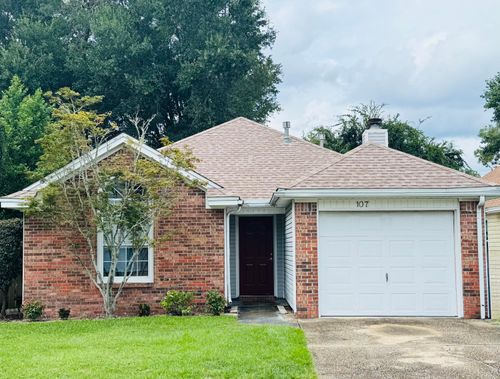 107 Parkwood Drive, Niceville, FL, 32578 | Card Image