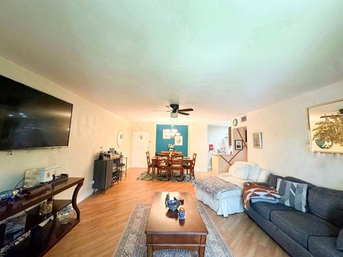 apt-201b-124 Ne 19th Ct, Wilton Manors, FL, 33305-1068 | Card Image