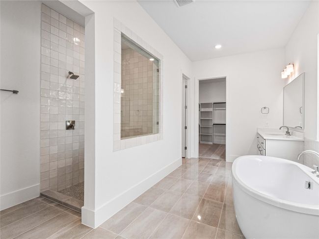 Pomona_Executive_Veronica_72_Master Bath_02 | Image 14