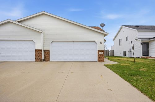4326 39 1/2 Ave S, Fargo, ND, 58104-6983 | Card Image