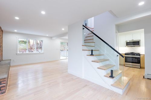 20 S Rockland Ave, Congers, NY, 10920-2227 | Card Image