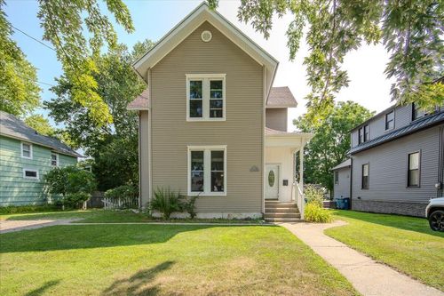 607 Pine St, Manistee, MI, 49660-1855 | Card Image