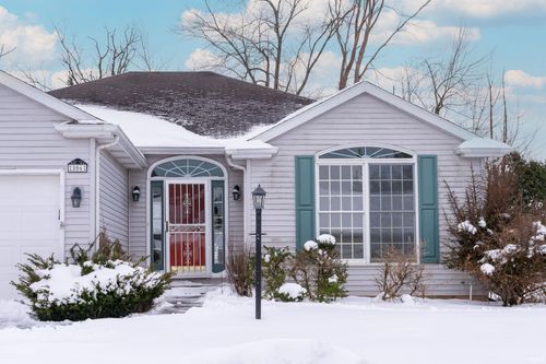 806 Copperfield Dr S, South Bend, IN, 46614-6852 | Card Image