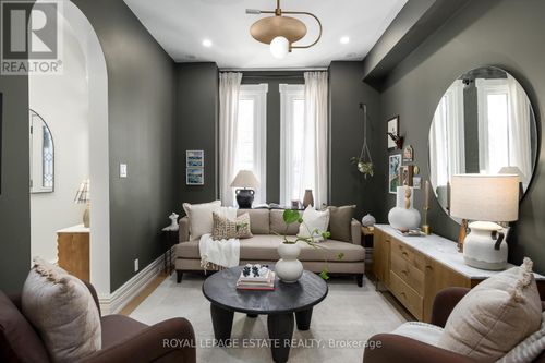 516 Eastern Avenue, Toronto (South Riverdale), ON, M4M1C7 | Card Image