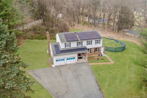 381 Route 32, Central Valley, NY, 10917-3201 | Card Image