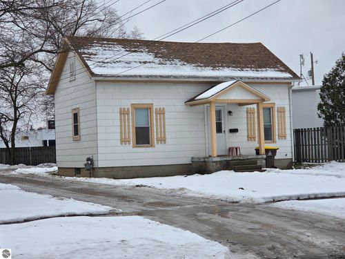 818 E Chippewa Street, Mt. Pleasant, MI, 48858 | Card Image