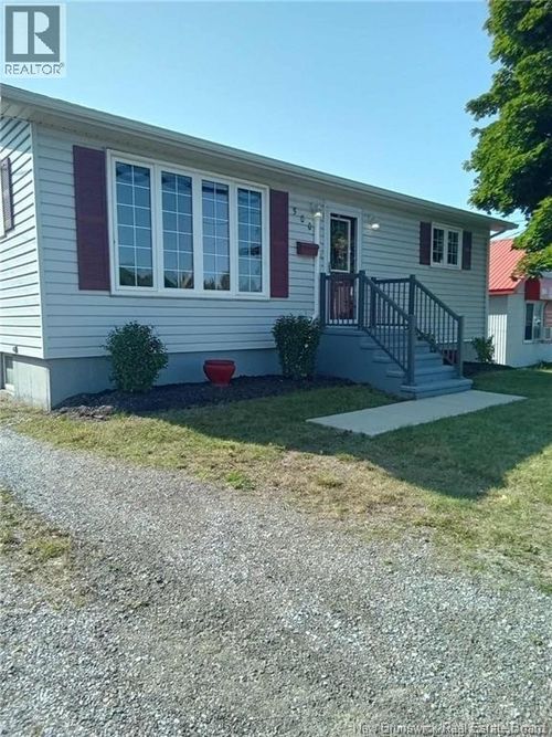 500 Rue Champlain, Dieppe, NB, E1A1P4 | Card Image