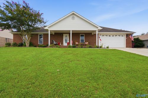 18045 Belmont Cir, Athens, AL, 35613-8624 | Card Image