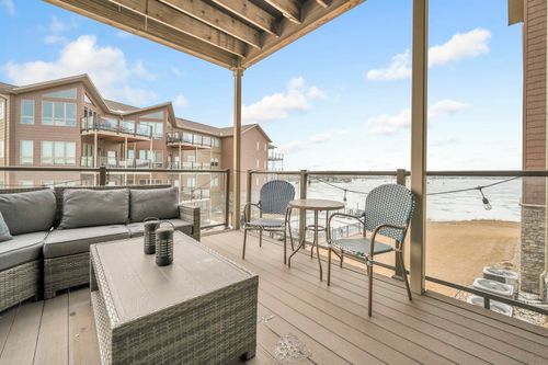 580 Linden Dr, Arnolds Park, IA, 51331-4400 | Card Image