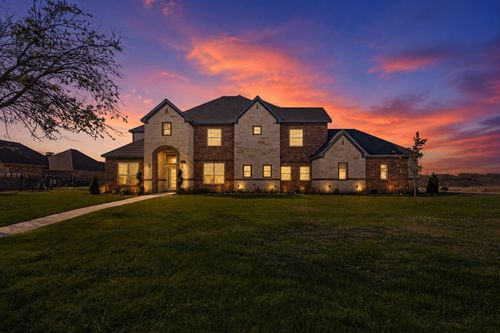 828 Mallard Pointe Dr, Cedar Hill, TX, 75104-8265 | Card Image