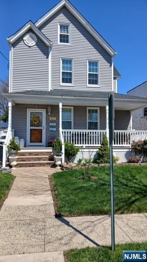 327 Broad St, Carlstadt, NJ, 07072-1030 | Card Image
