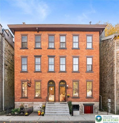 23 Race St, Jim Thorpe, PA, 18229-2009 | Card Image