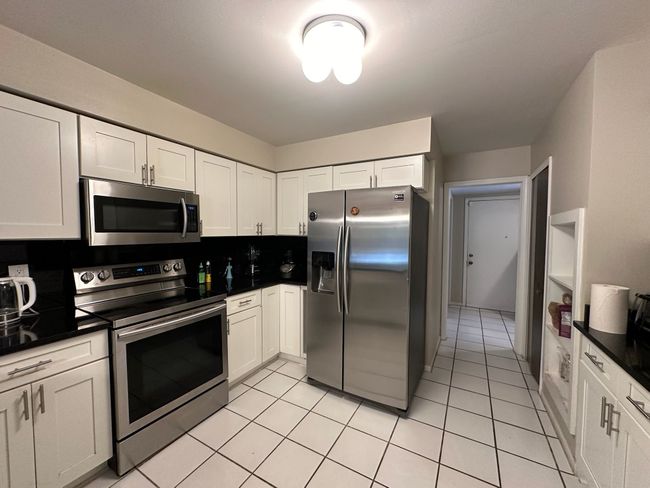 1885 Chipping Way, Condo with 4 bedrooms, 3 bathrooms and null parking in Bloomfield Hills MI | Image 8