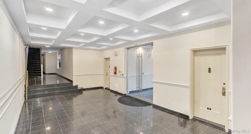 apt-c11-15 Canterbury Rd, Great Neck, NY, 11021-2606 | Card Image