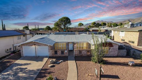 6413 Pino Real Dr, El Paso, TX, 79912-2925 | Card Image