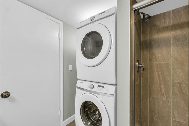 8 - 8 Fields E, Condo with 2 bedrooms, 2 bathrooms and 1 parking in Champaign IL | Image 25