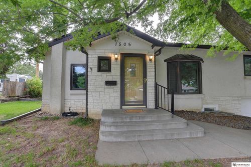 1505 N 61st St, Omaha, NE, 68104-4806 | Card Image