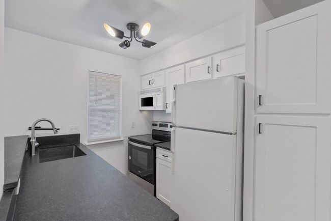 APT-205 - 4103 Speedway, Condo with 0 bedrooms, 1 bathrooms and 1 parking in Austin TX | Image 9