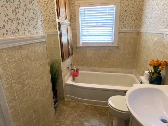 225 S Wilson St, Home with 0 bedrooms, 0 bathrooms and null parking in Burleson TX | Image 10