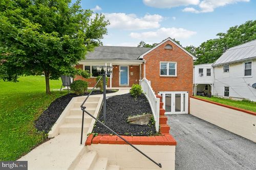 318 E Main St, WESTMINSTER, MD, 21157-5518 | Card Image
