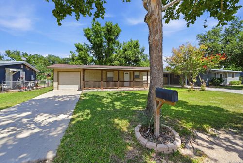 114 Karm St, Castroville, TX, 78009-5200 | Card Image