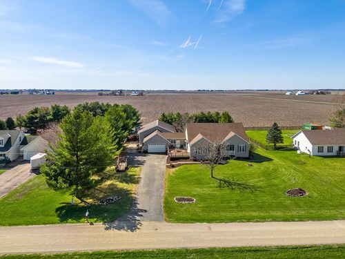 3885 E 2050th Rd, Serena, IL, 60549-9718 | Card Image