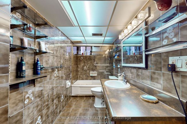 94 Camborne Ave, House other with 4 bedrooms, 2 bathrooms and 5 parking in North York ON | Image 19