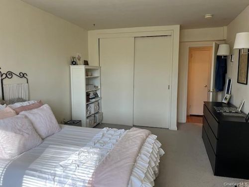 apt-3h-24120 Northern Blvd, Little Neck, NY, 11362-1015 | Card Image
