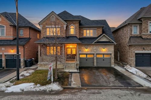10 Dopp Cres, Brampton, ON, L6P4C8 | Card Image