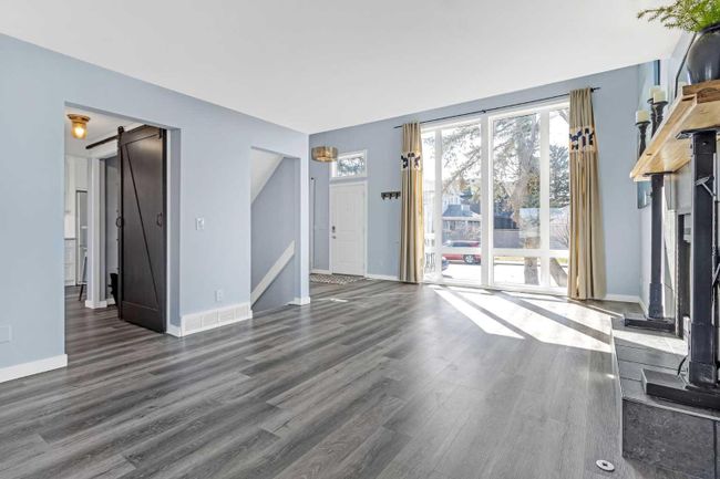 5418 4 A Street Sw, Home with 4 bedrooms, 2 bathrooms and null parking in Calgary AB | Image 6