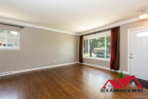 31756 Scone St, Livonia, MI, 48154-4283 | Card Image