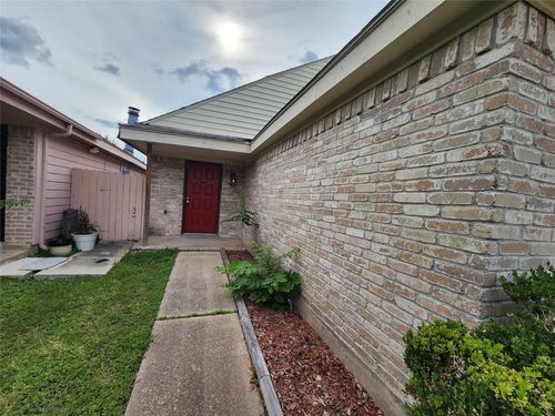 6118 Linnhaven Drive, Houston, TX, 77072 | Card Image