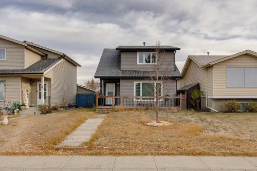 16 Abalone Way Ne, Calgary, AB, T2A6Y7 | Card Image